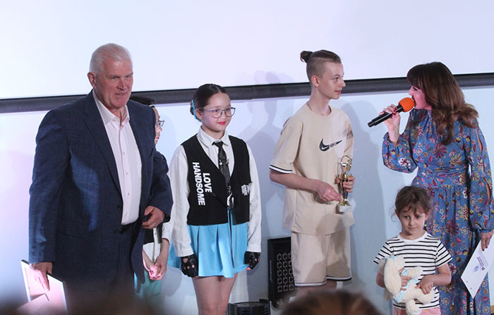 БФ «Взлётная полоса» поздравил ребят с Днём защиты детей «Золотые сердца в РДКБ»